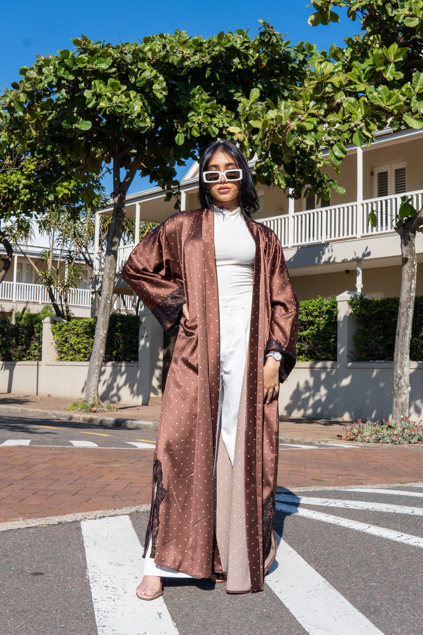 Layali lace throw