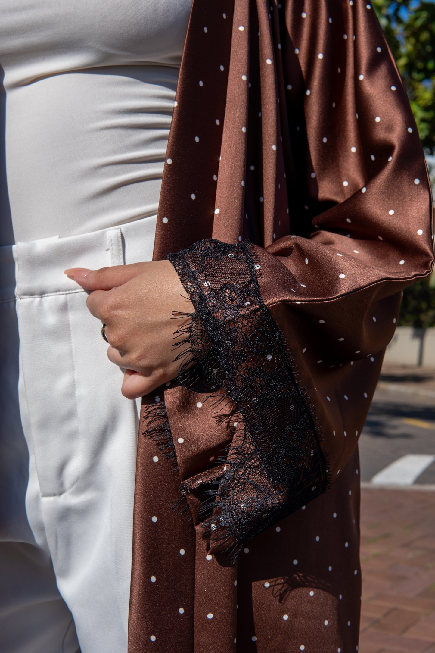 Layali lace throw